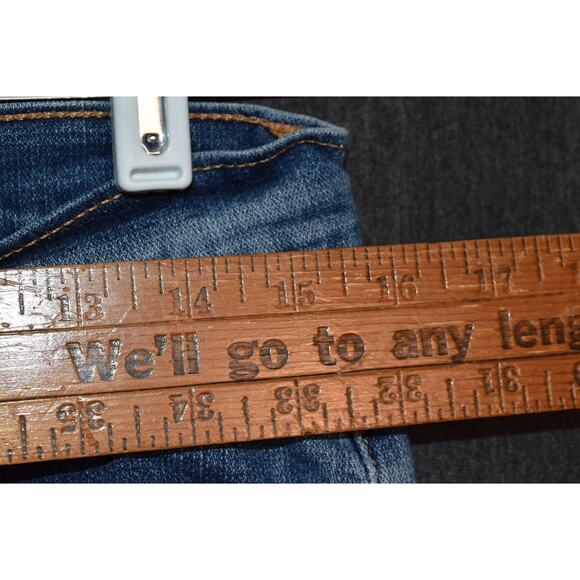 Levi's 524 Skinny Women's 9M (29x32) Distressed Light Wash Denim Jeans - Picture 8 of 10